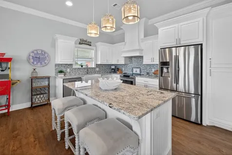 844 Eastview Crystal Beach TX 77650