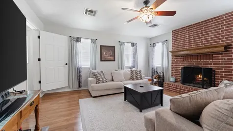 1928 Greentree Drive Huntsville TX 77340