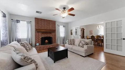 1928 Greentree Drive Huntsville TX 77340