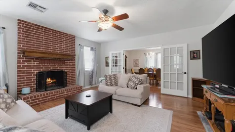 1928 Greentree Drive Huntsville TX 77340