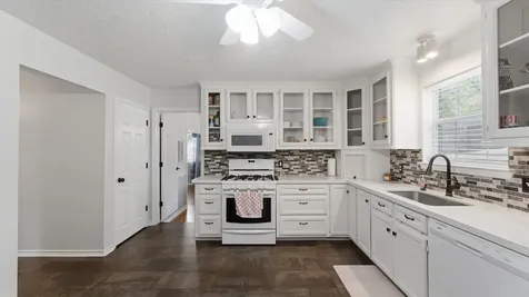 1928 Greentree Drive Huntsville TX 77340