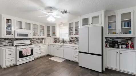 1928 Greentree Drive Huntsville TX 77340
