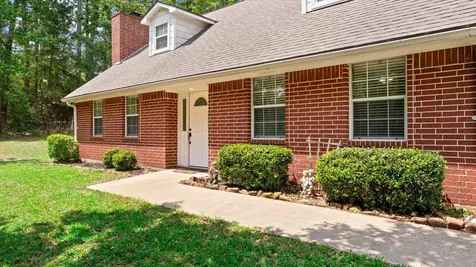 1928 Greentree Drive Huntsville TX 77340