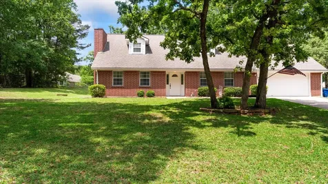 1928 Greentree Drive Huntsville TX 77340