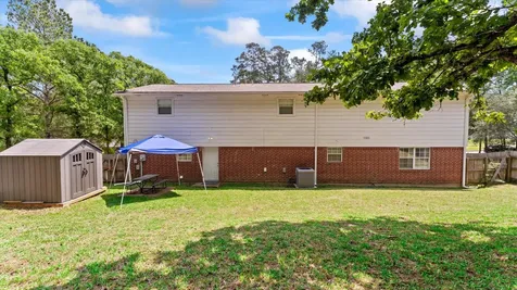1928 Greentree Drive Huntsville TX 77340