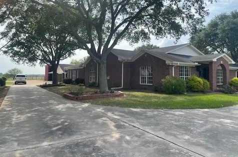8695 N State Highway 71 El Campo TX 77437