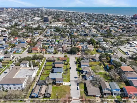 1326 27th Street Galveston TX 77550