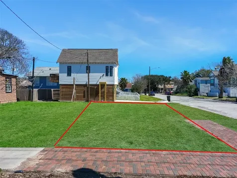 1326 27th Street Galveston TX 77550