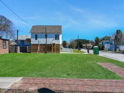1326 27th Street Galveston TX 77550
