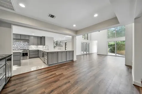 15607 Memorial Drive Houston TX 77079