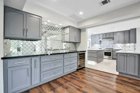 15607 Memorial Drive Houston TX 77079