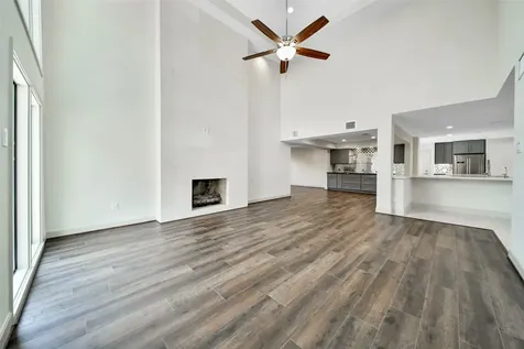 15607 Memorial Drive Houston TX 77079