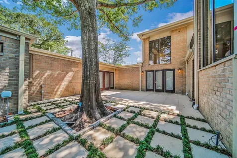 15607 Memorial Drive Houston TX 77079