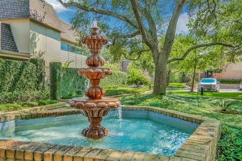 15607 Memorial Drive Houston TX 77079