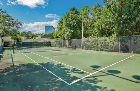 15607 Memorial Drive Houston TX 77079