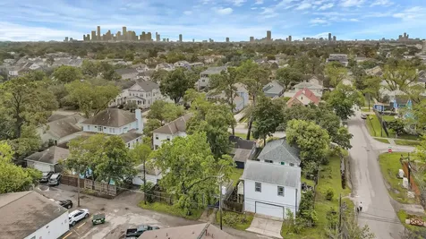 541 W 18th Street Houston TX 77008