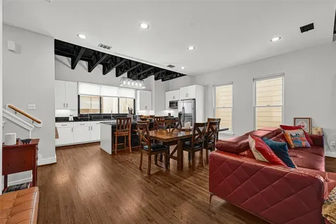 1107 W 21st Street B Houston TX 77008
