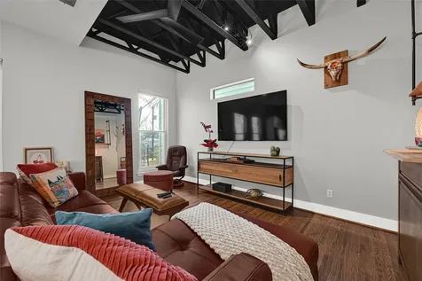1107 W 21st Street B Houston TX 77008