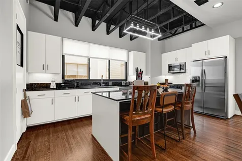 1107 W 21st Street B Houston TX 77008