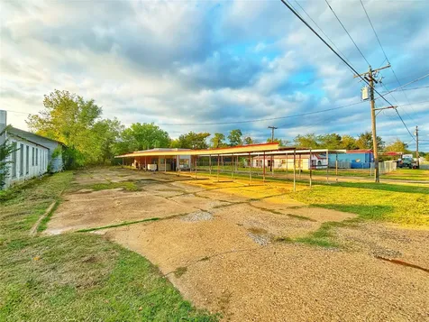 805 South 4th Street Crockett TX 75835