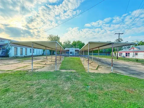 805 South 4th Street Crockett TX 75835