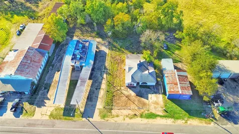 805 South 4th Street Crockett TX 75835