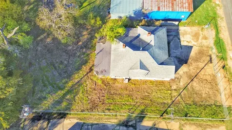 805 South 4th Street Crockett TX 75835