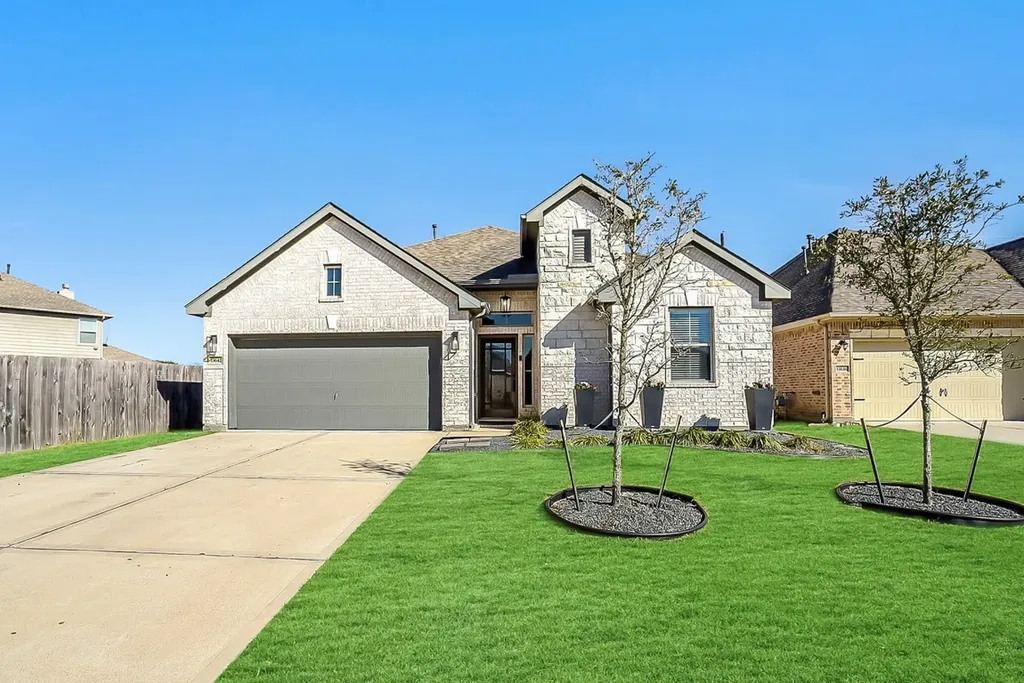 13642 Giant Panda Bear Avenue Crosby TX 77532
