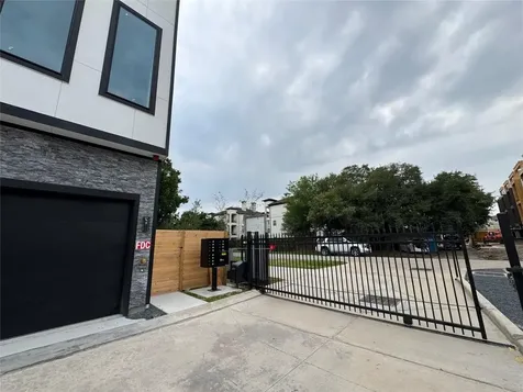 5705 Dolores Street A Houston TX 77057