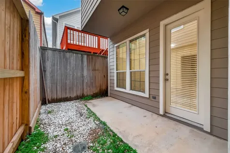5972 Kansas Street Houston TX 77007