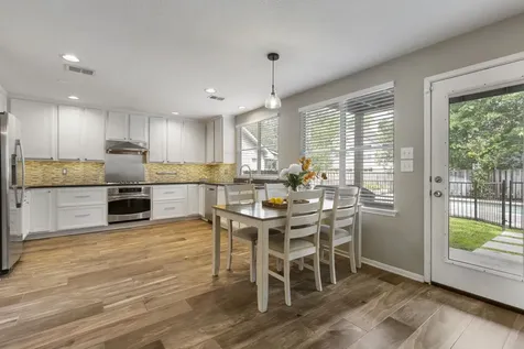50 W New Avery Place The Woodlands TX 77382