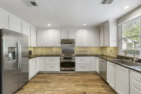 50 W New Avery Place The Woodlands TX 77382