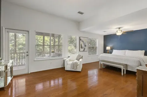 50 W New Avery Place The Woodlands TX 77382