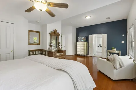 50 W New Avery Place The Woodlands TX 77382