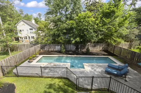 50 W New Avery Place The Woodlands TX 77382