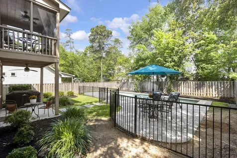 50 W New Avery Place The Woodlands TX 77382
