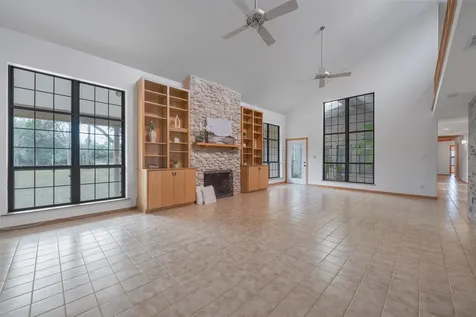 9811 Miner Road Highlands TX 77562
