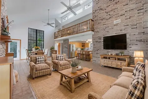 9811 Miner Road Highlands TX 77562