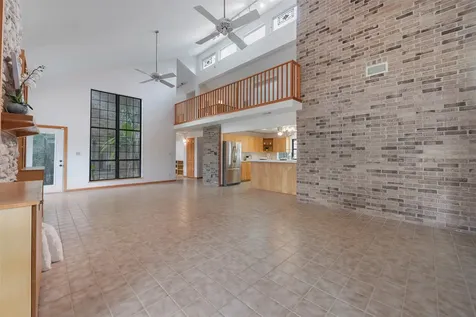 9811 Miner Road Highlands TX 77562