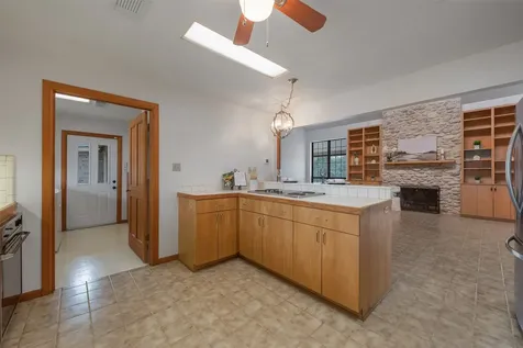 9811 Miner Road Highlands TX 77562