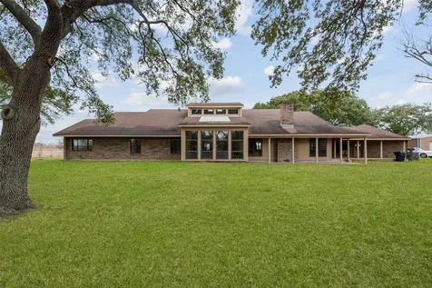 9811 Miner Road Highlands TX 77562