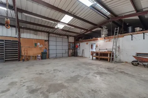 9811 Miner Road Highlands TX 77562