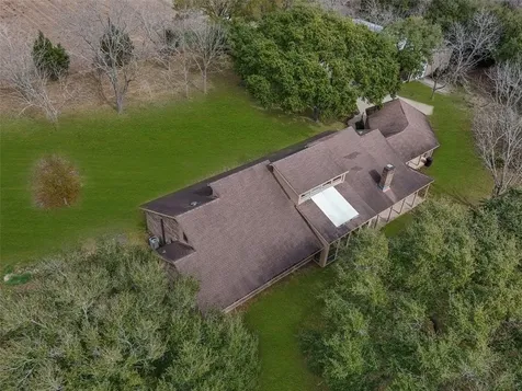 9811 Miner Road Highlands TX 77562