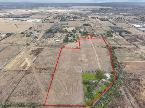 9811 Miner Road Highlands TX 77562