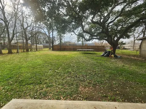 510 Edgebrook Drive Houston TX 77034