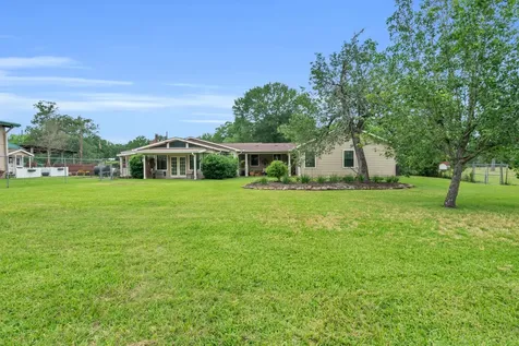 103 Roundabout Lane Huntsville TX 77320