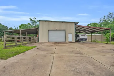 103 Roundabout Lane Huntsville TX 77320