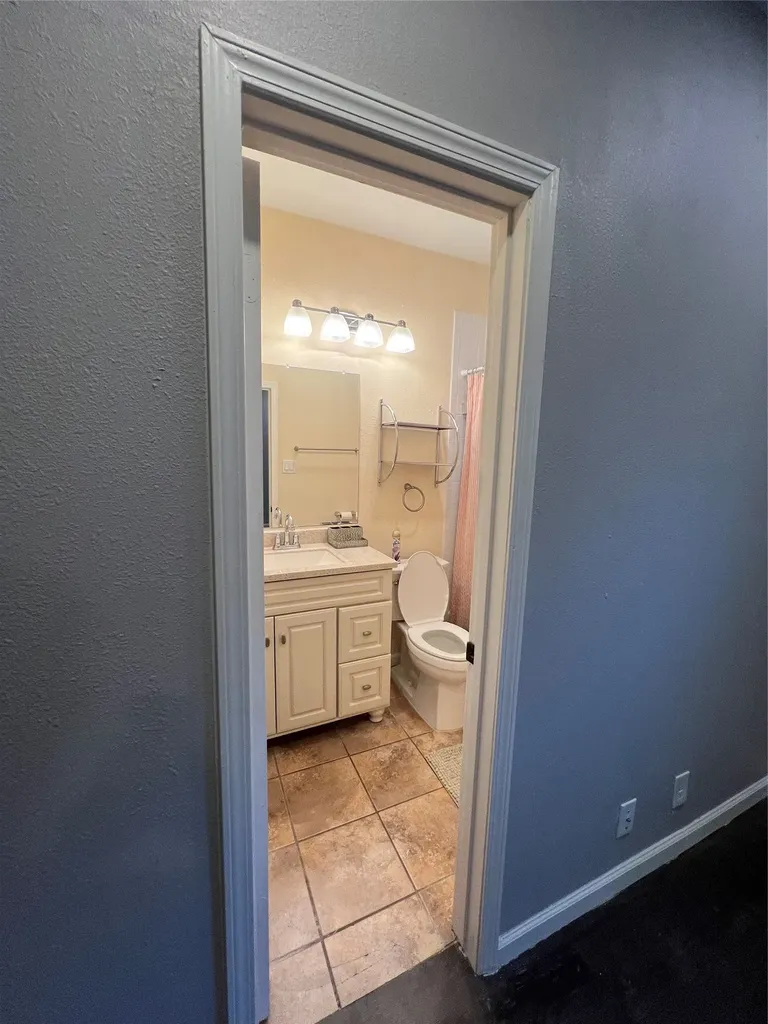 2414 Longview Street 202 Austin TX 78705