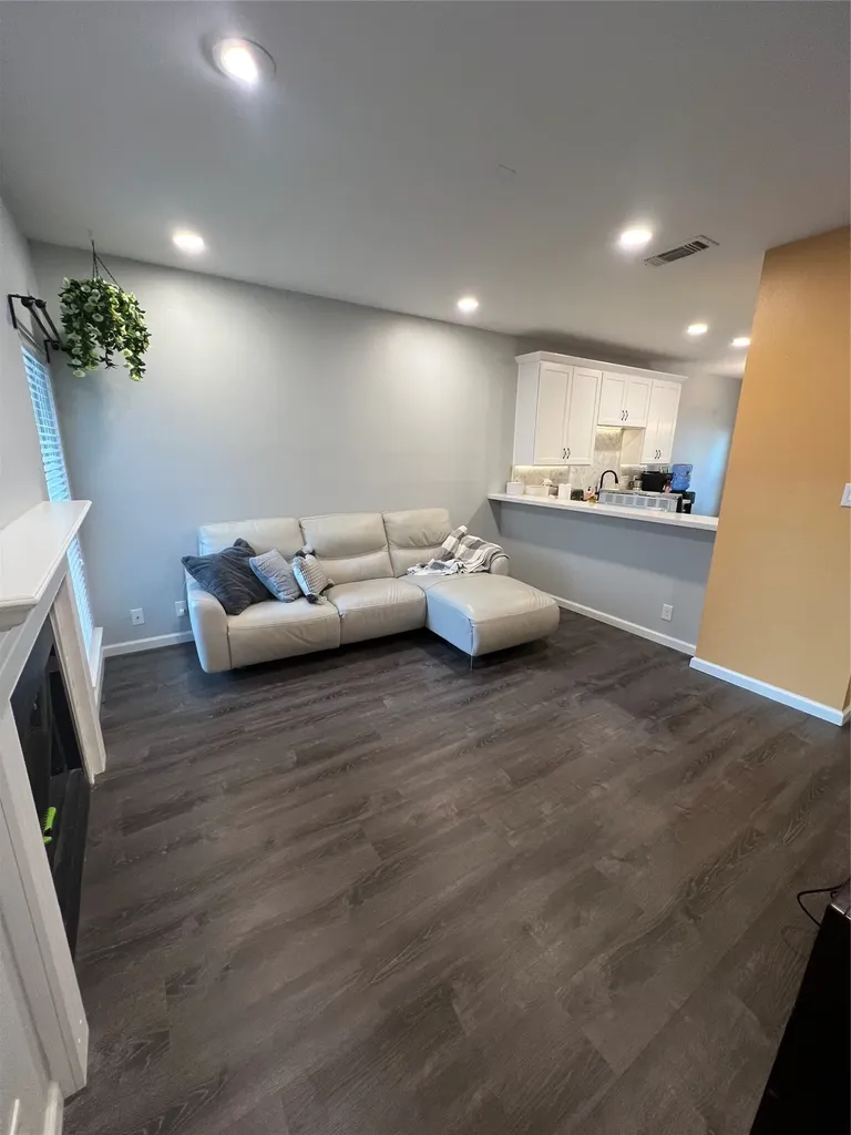 2414 Longview Street 202 Austin TX 78705