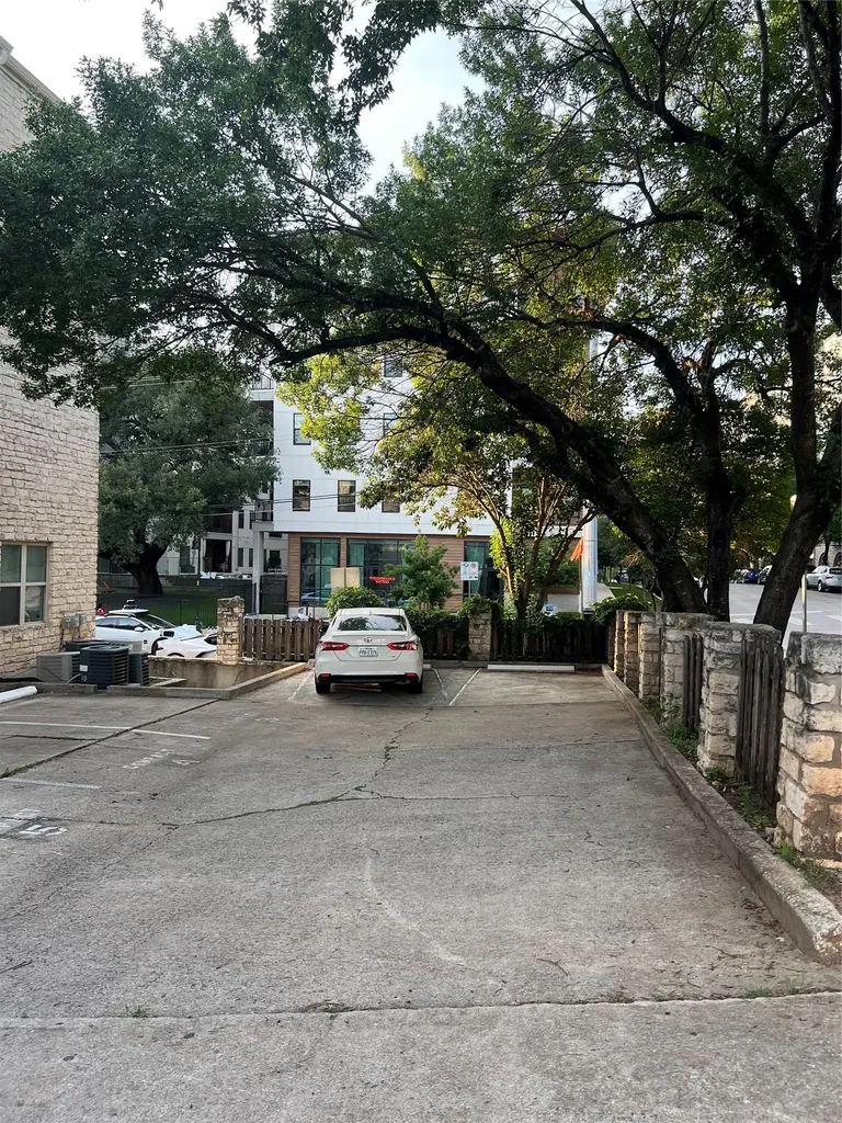2414 Longview Street 202 Austin TX 78705